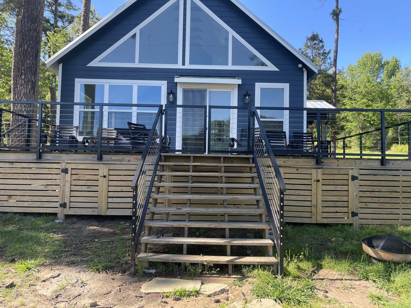 Lake cabin deck with cable railing