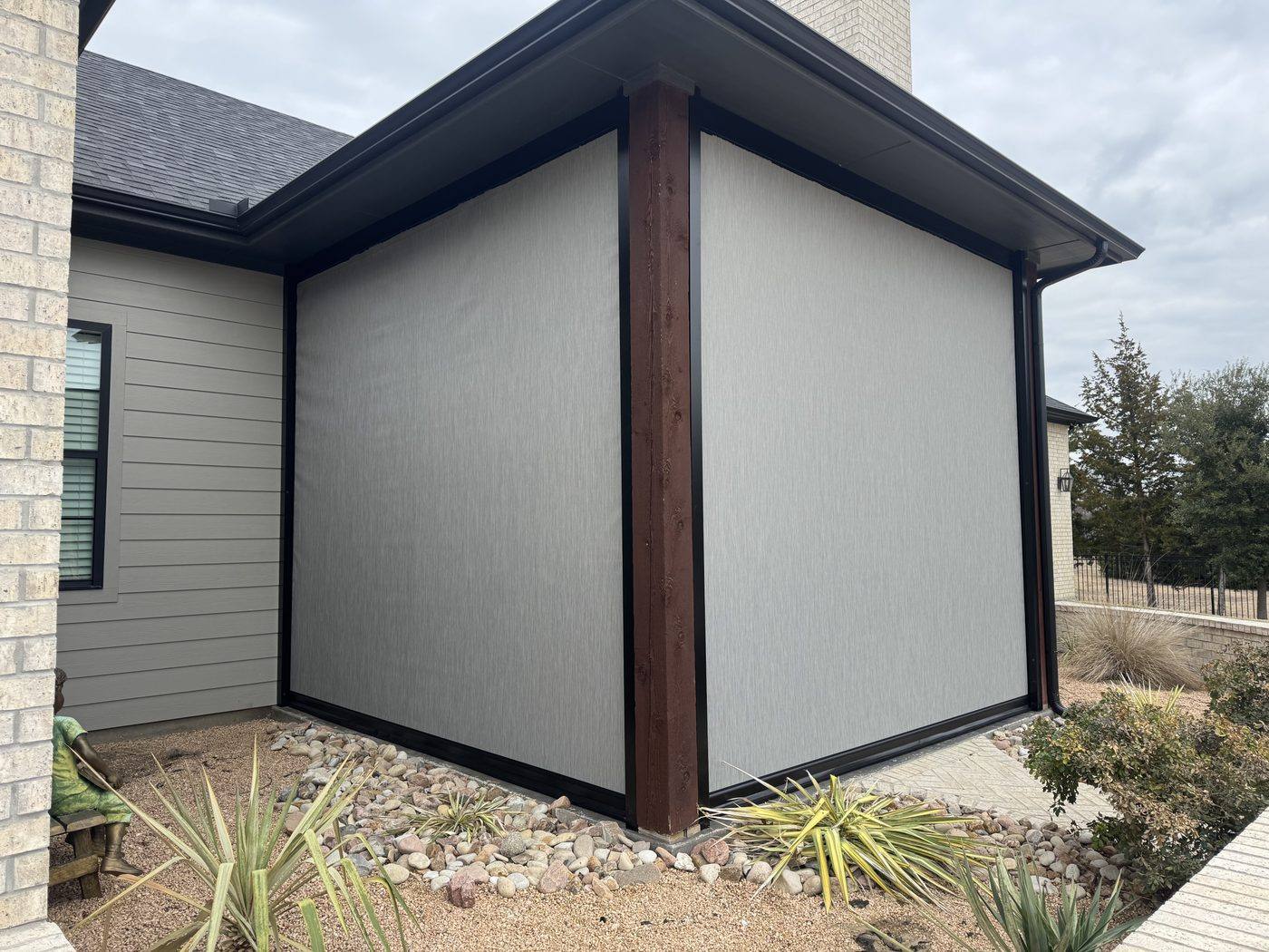 Grey corner wrap screens